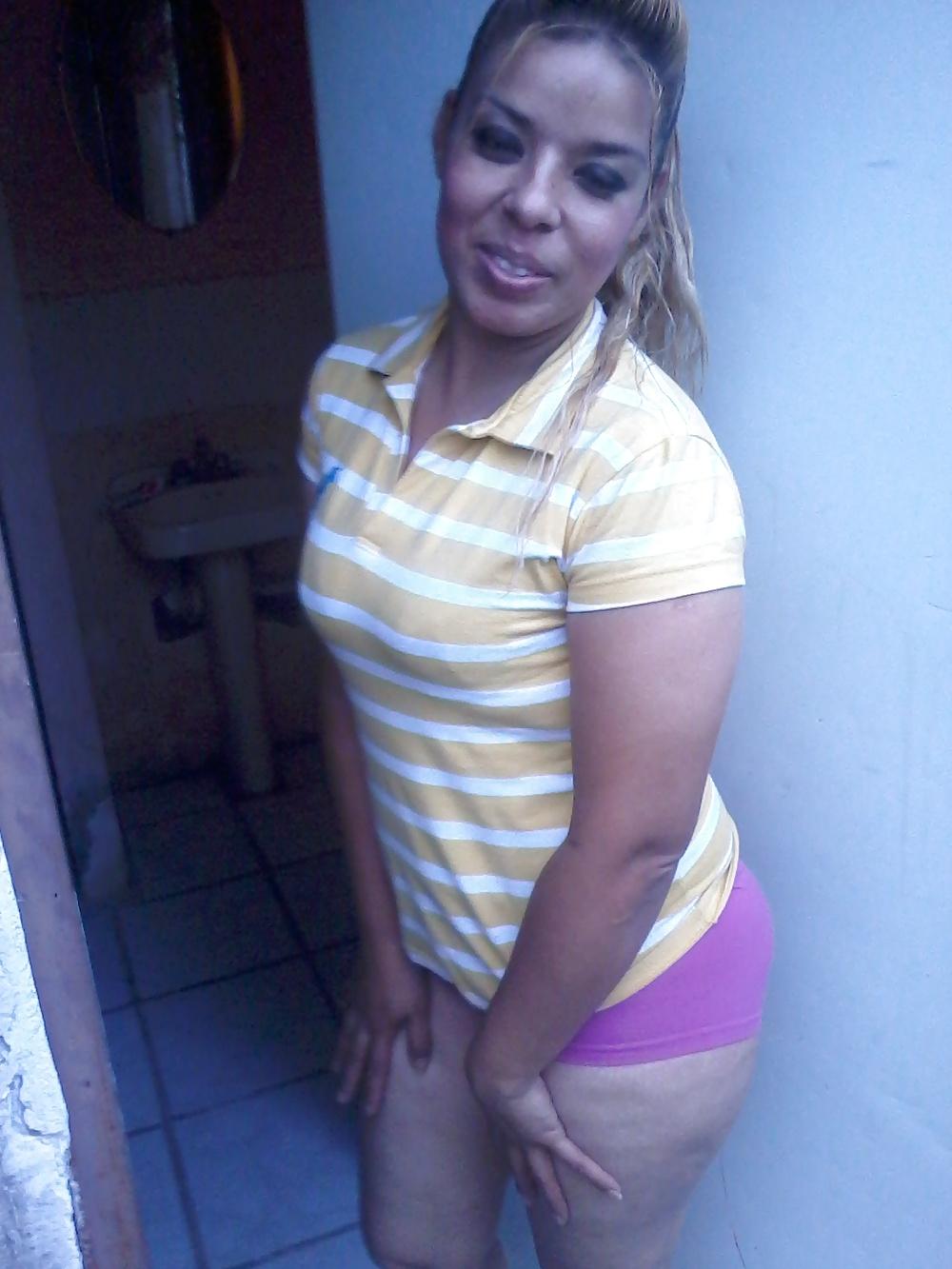 25P Big booty latina milf