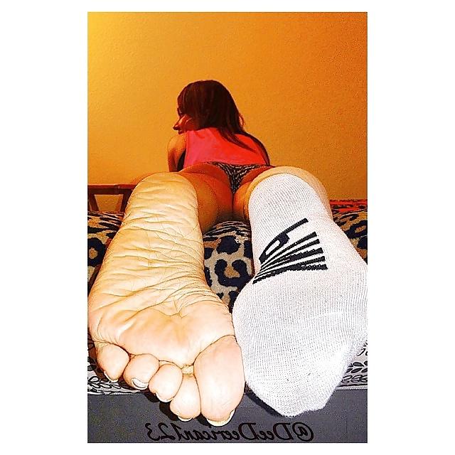 25P Dee Dee's Plump toes and soles