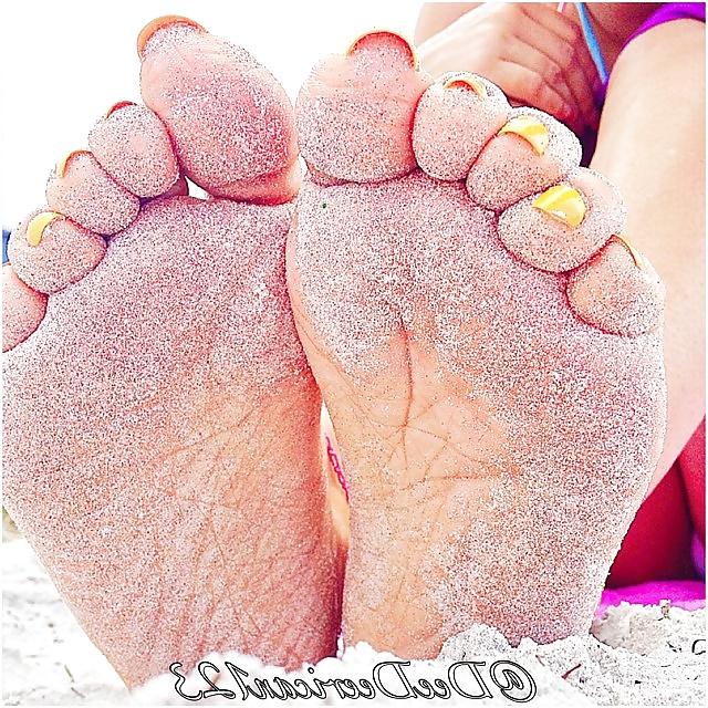 25P Dee Dee's Plump toes and soles