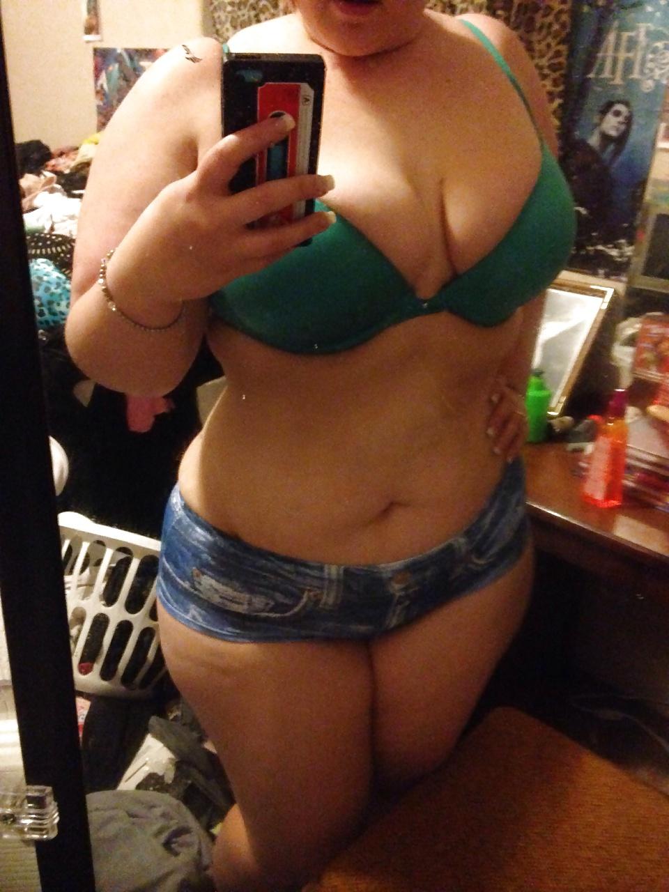 10P BIG BOOTY PAWG ELLIE