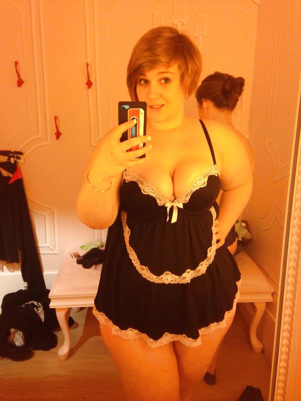 10P BIG BOOTY PAWG ELLIE