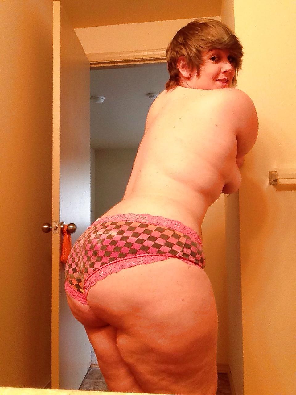 10P BIG BOOTY PAWG ELLIE