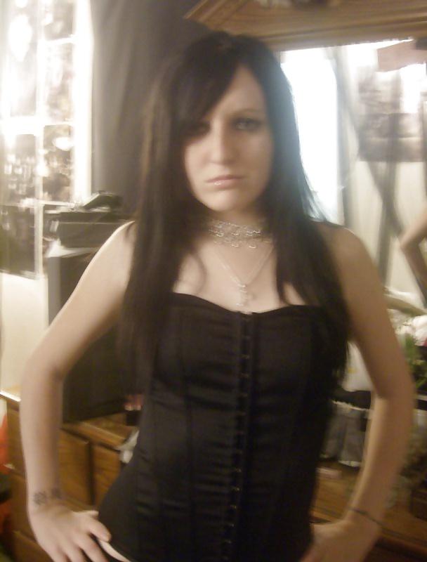 14P Emo girl