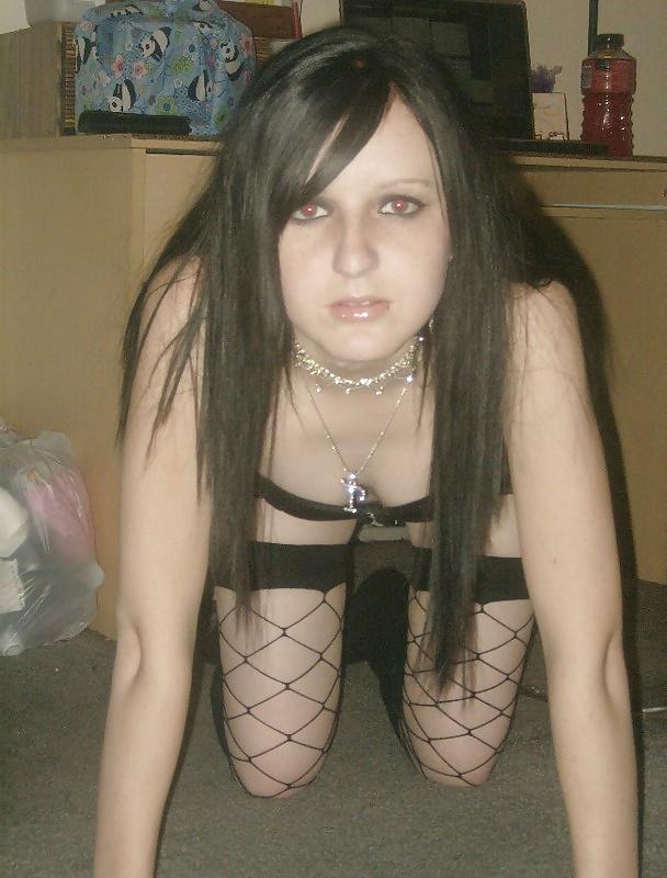 14P Emo girl