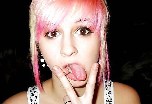 25P Moshe Loves Emo Babes