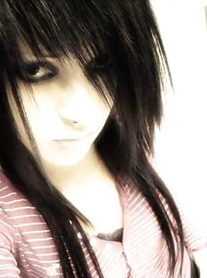 25P Moshe Loves Emo Babes