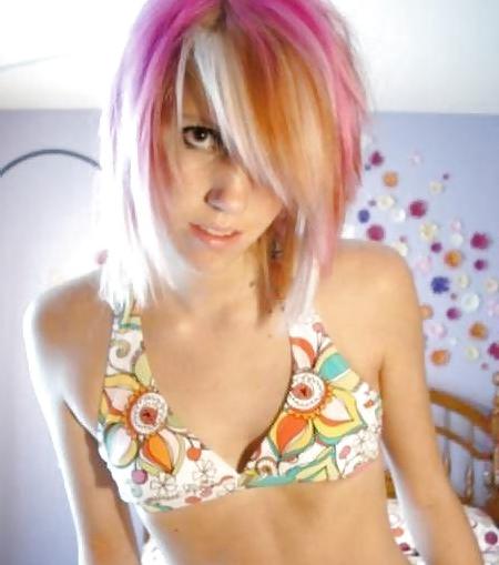 25P Moshe Loves Emo Babes