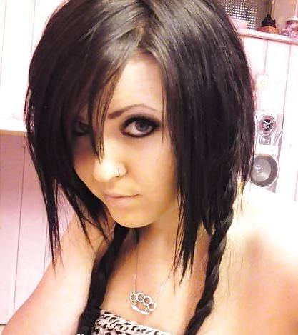 25P Moshe Loves Emo Babes