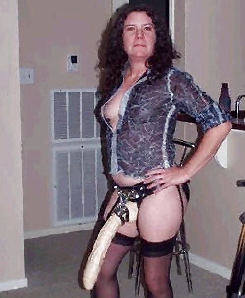 25P Different dildos  and strap on 