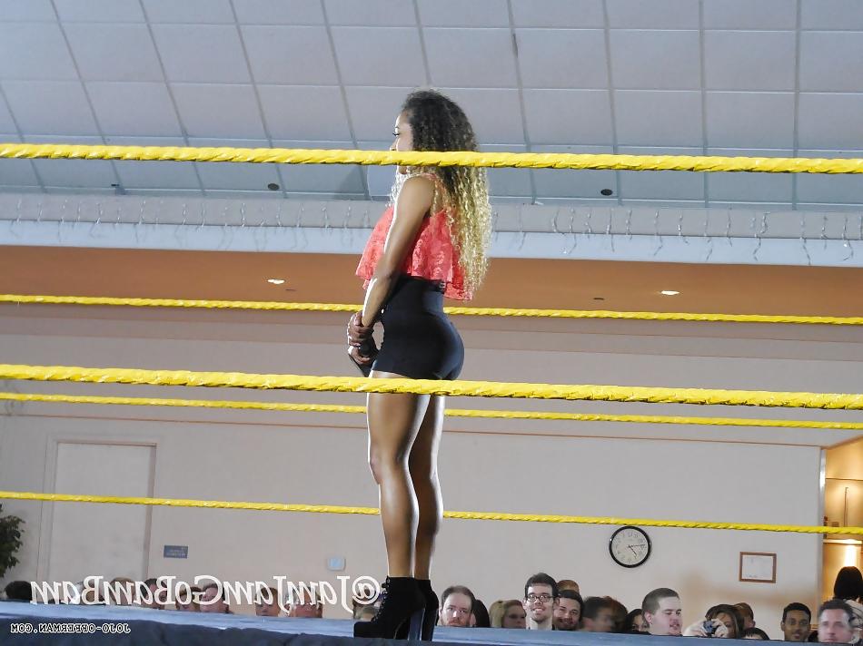 25P JoJo Offerman Ass 