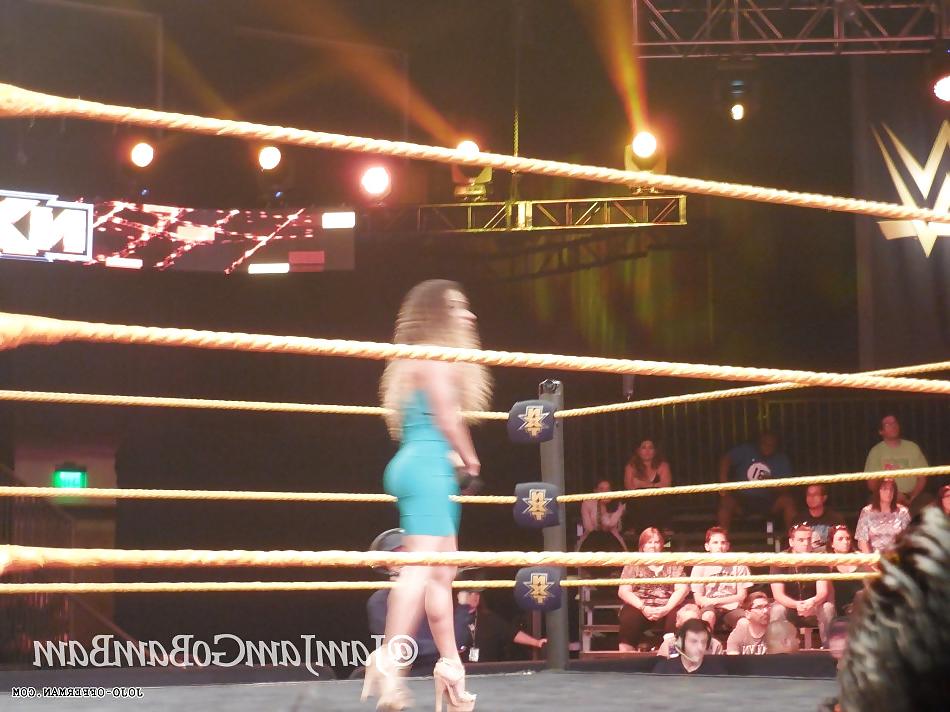 25P JoJo Offerman Ass 