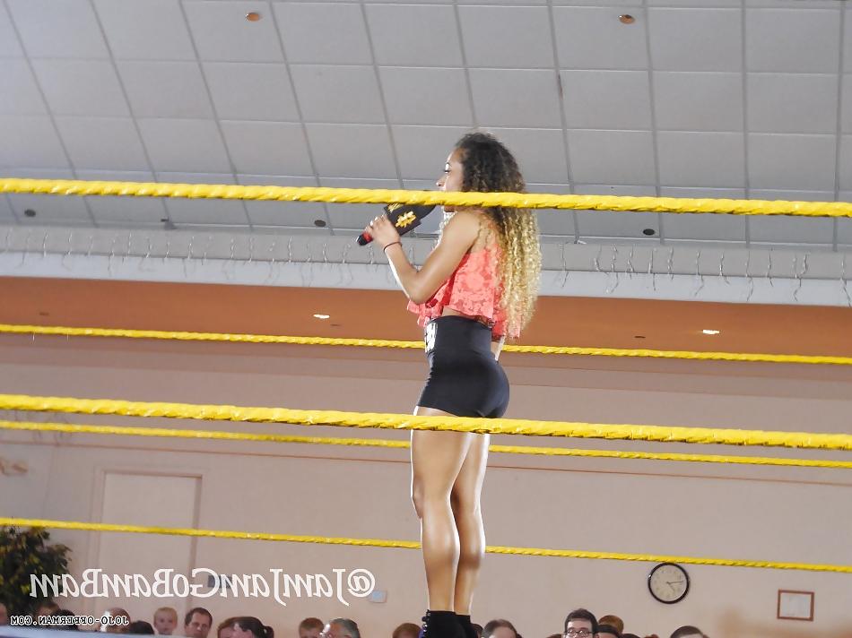 25P JoJo Offerman Ass 