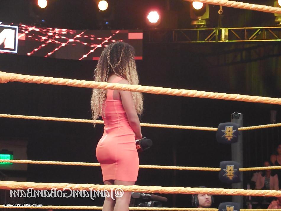 25P JoJo Offerman Ass 