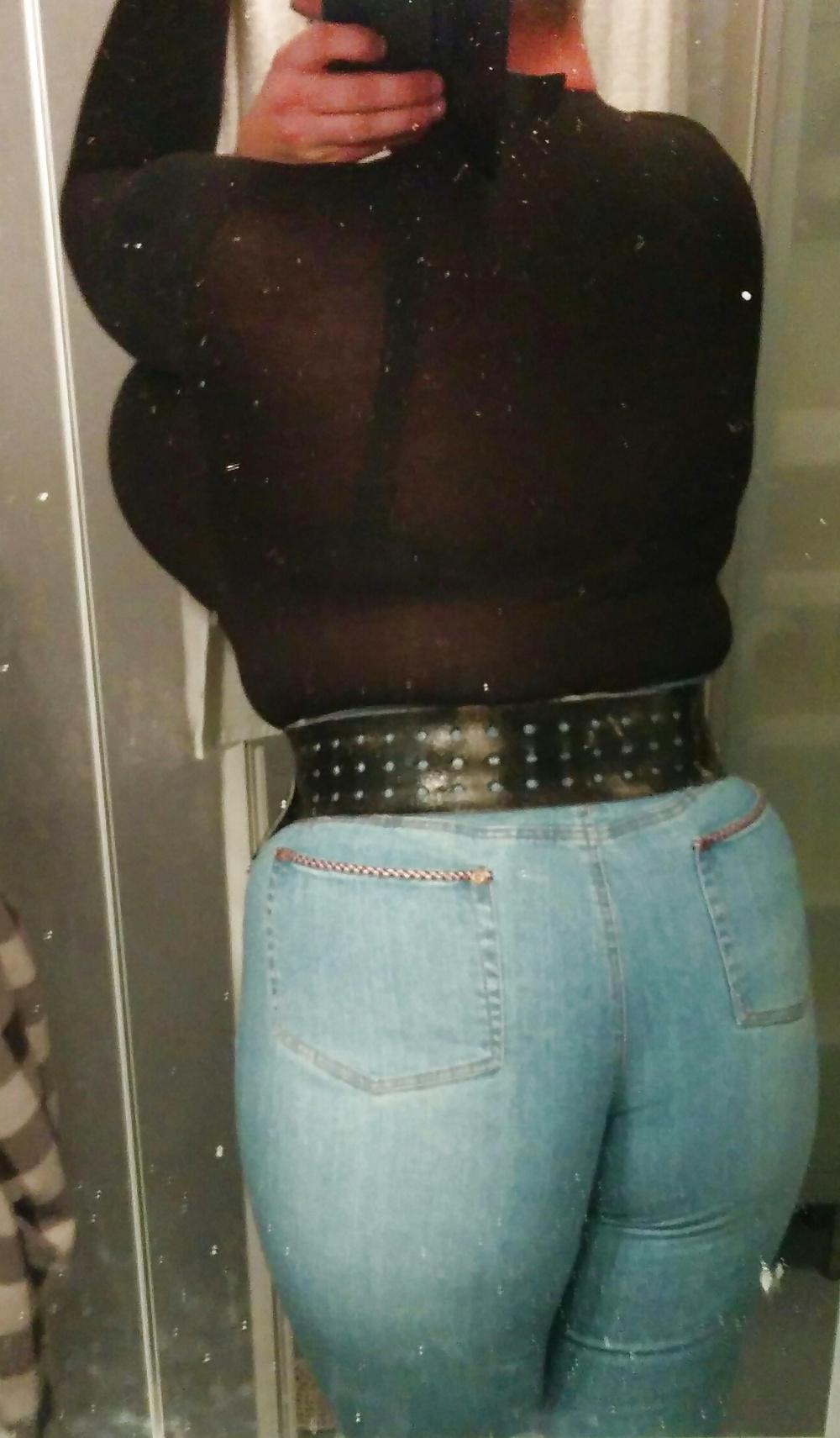 11P More Jonna, big boobs and tight jeans.
