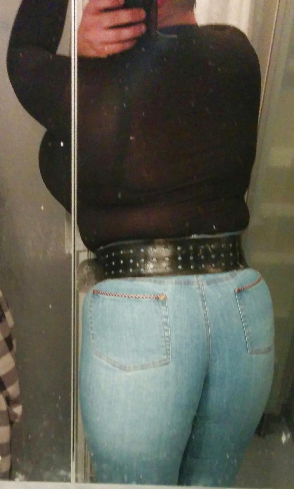 11P More Jonna, big boobs and tight jeans.
