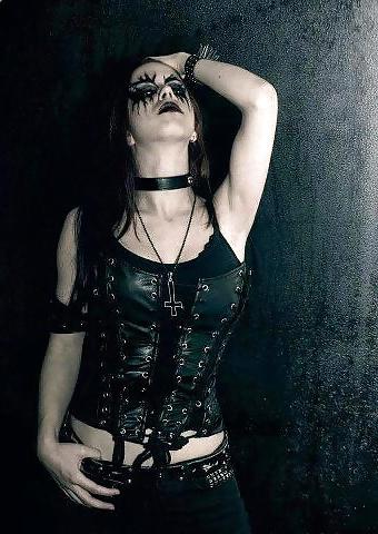 25P Hot Goth and Emo girls (7)