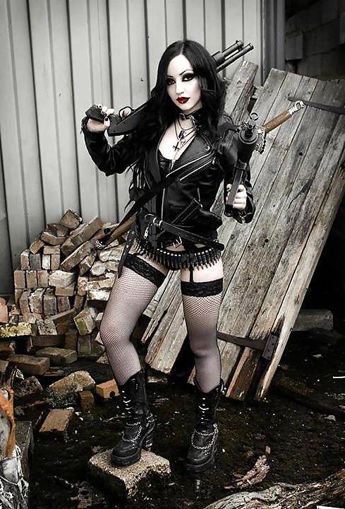 25P Hot Goth and Emo girls (7)
