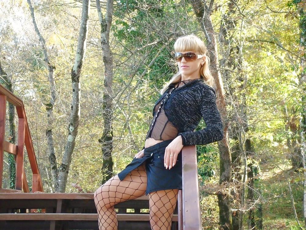 25P I like to fuck this mature blonde I met on the sea