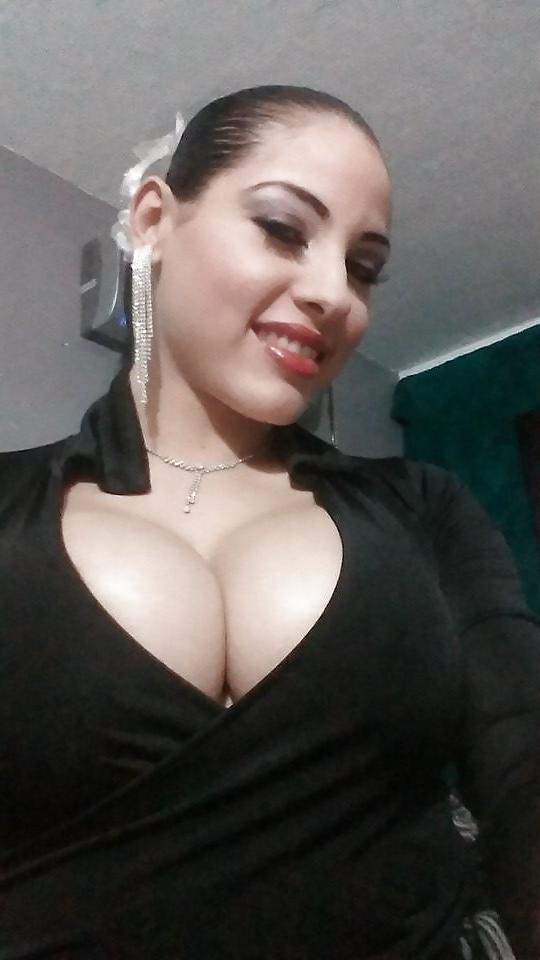 22P Hot sexy Big Booty Latina