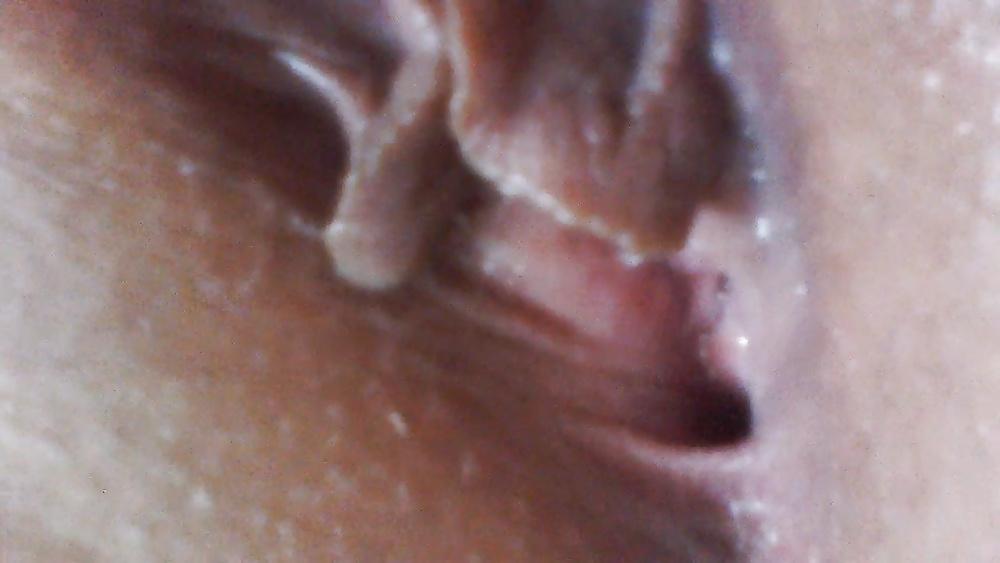 20P Wet pussy spread open