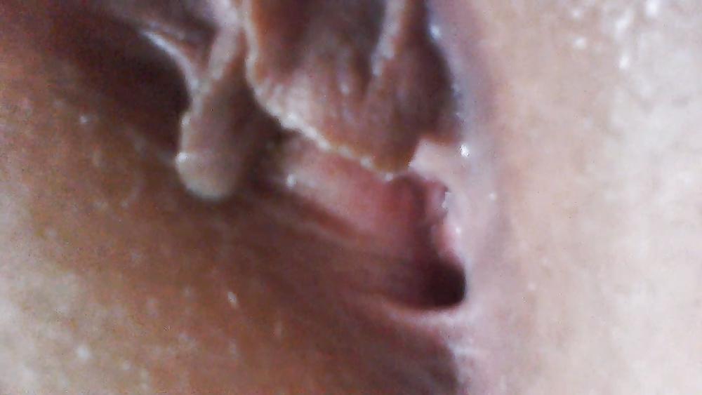 20P Wet pussy spread open