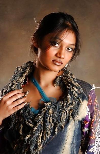 25P Sri lanka Sexy photos