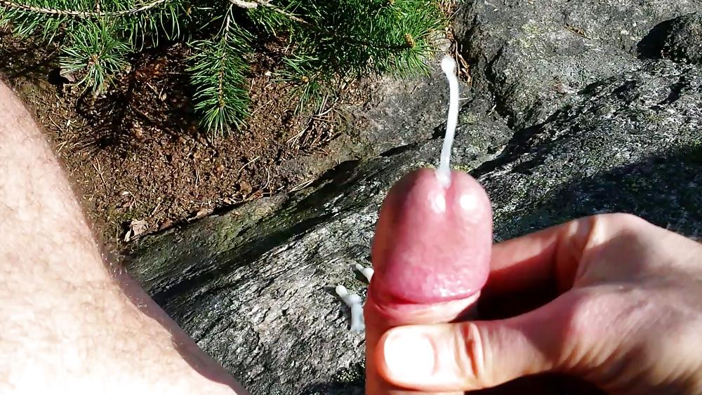 25P My Thick White Starring Flying Cumshots!