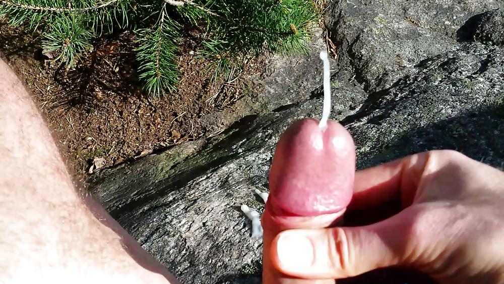 25P My Thick White Starring Flying Cumshots!