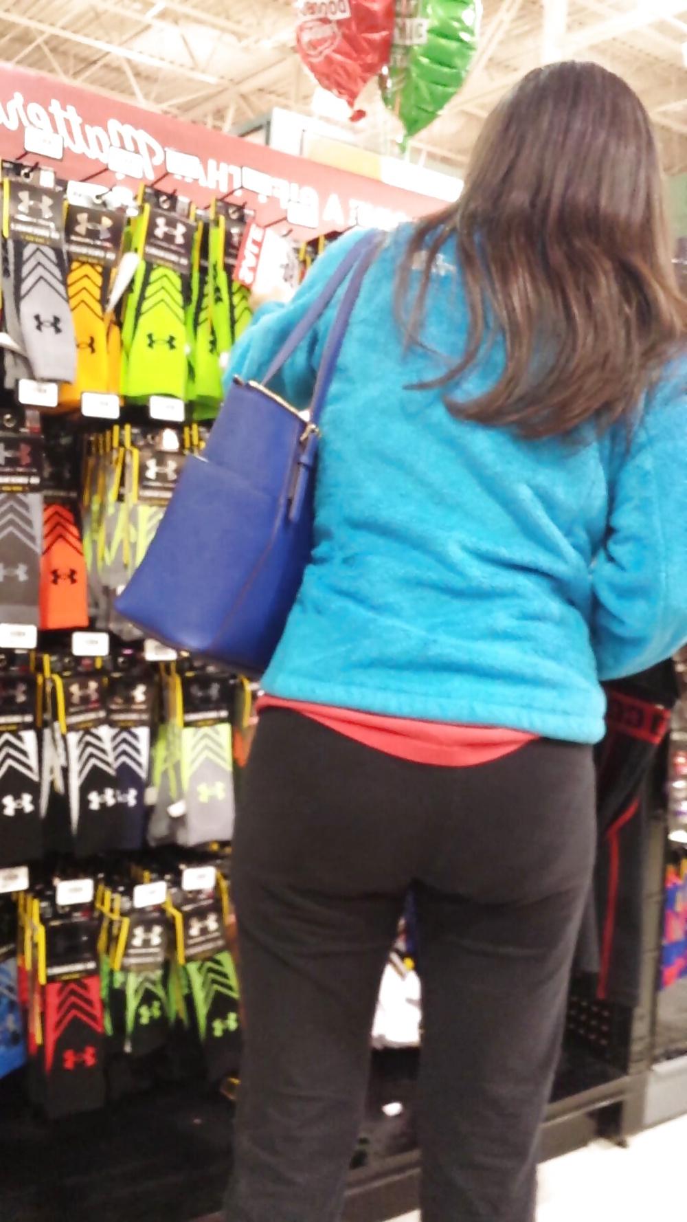 20P Public shopping candid teen and mature leg, ass and tits - 2