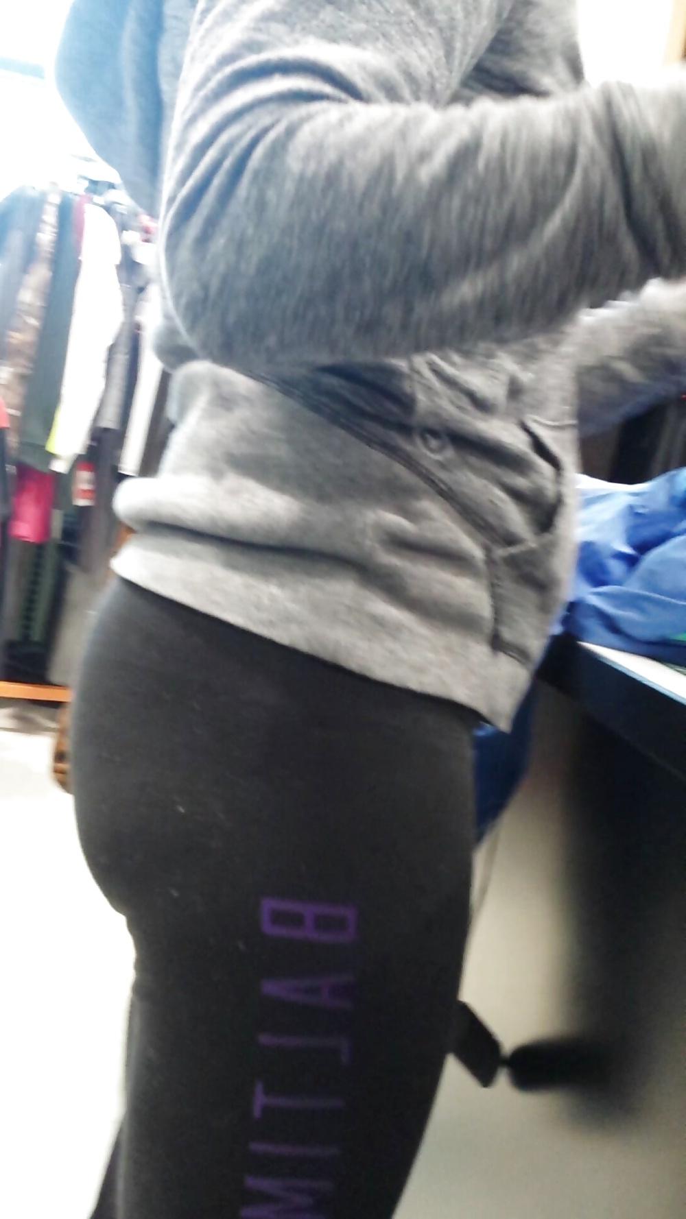 20P Public shopping candid teen and mature leg, ass and tits - 2