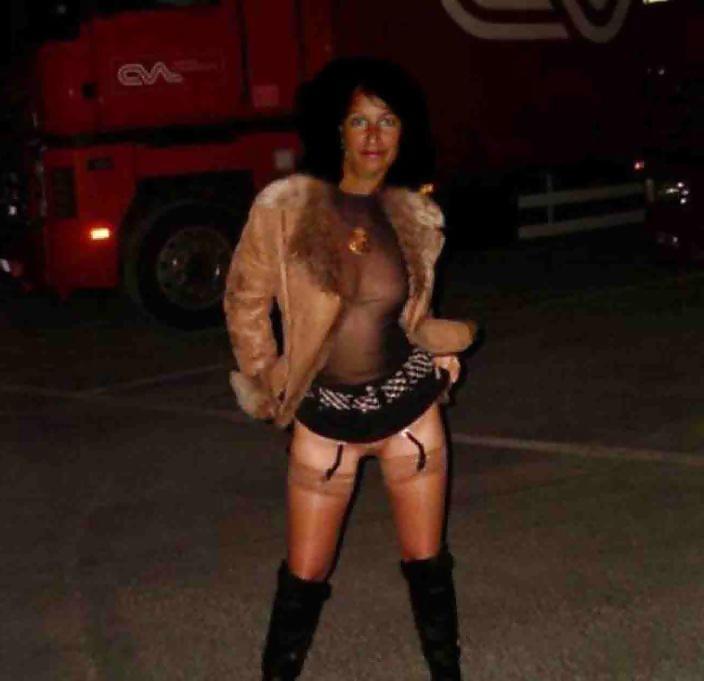 9P Rosybuena whore on the street