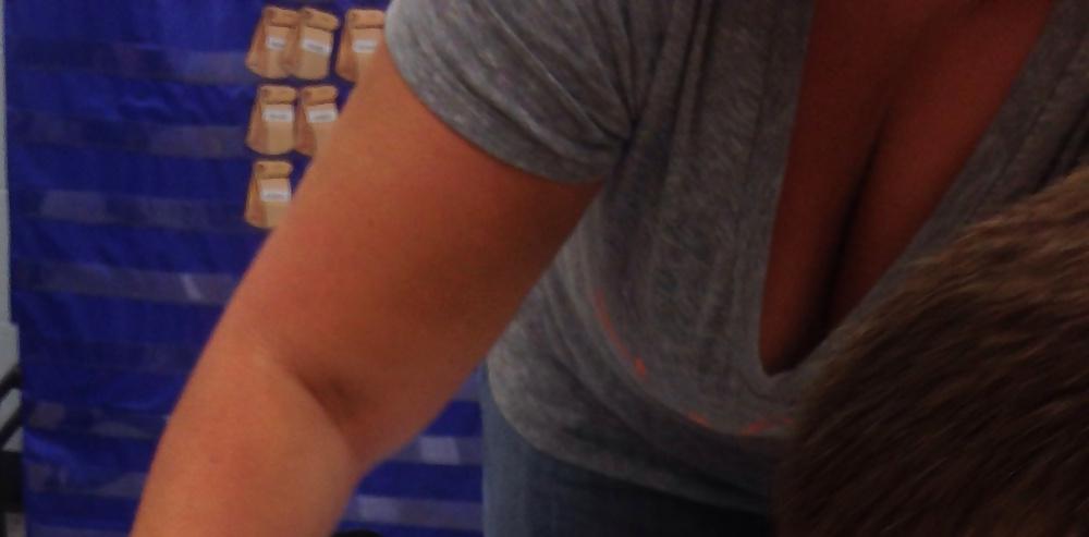 5P Cute bbw with big ass boobs cleavage pics HOT!