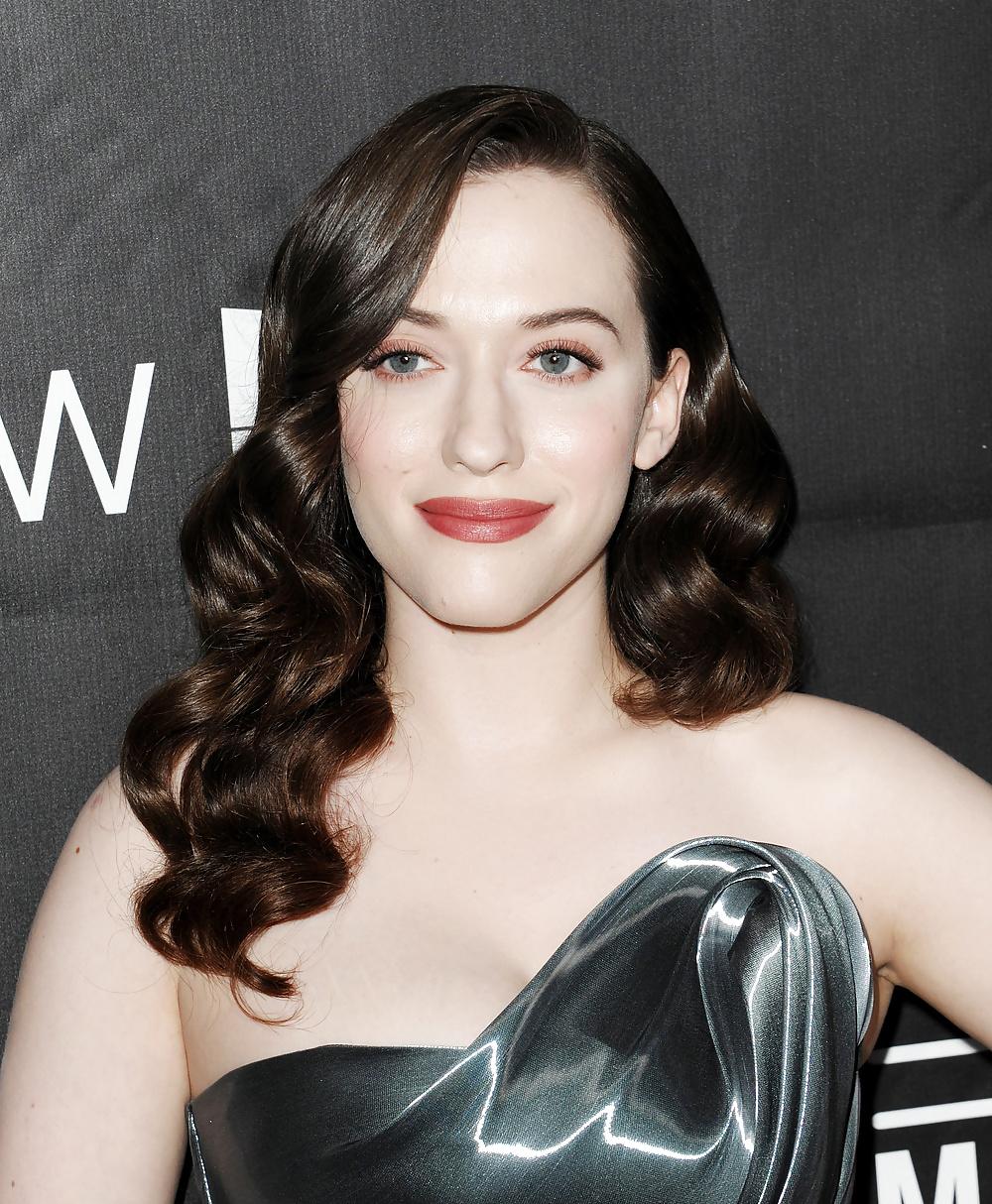 7P Kat Dennings big boobs