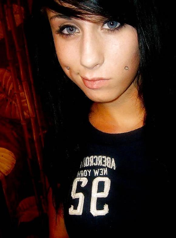 25P Emo Girls
