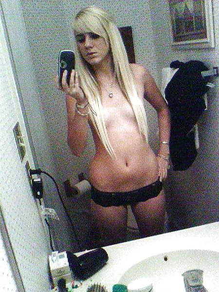 25P Emo Girls