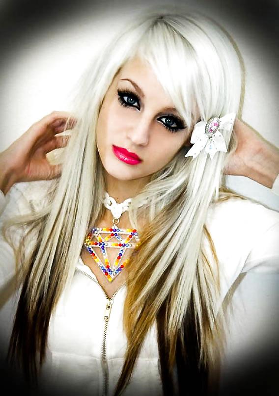 25P Emo Girls