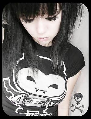 25P Emo Girls