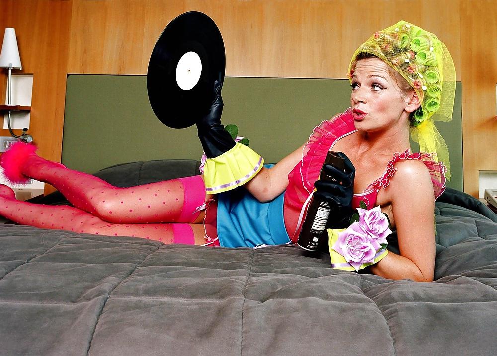25P Celebrities In Pantyhose 3