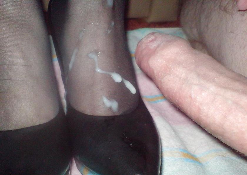 25P Cum on Nylon