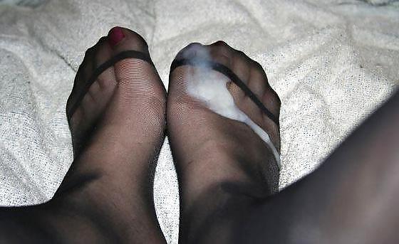 25P Cum on Nylon