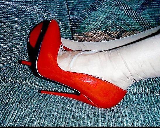 25P Cum on Nylon