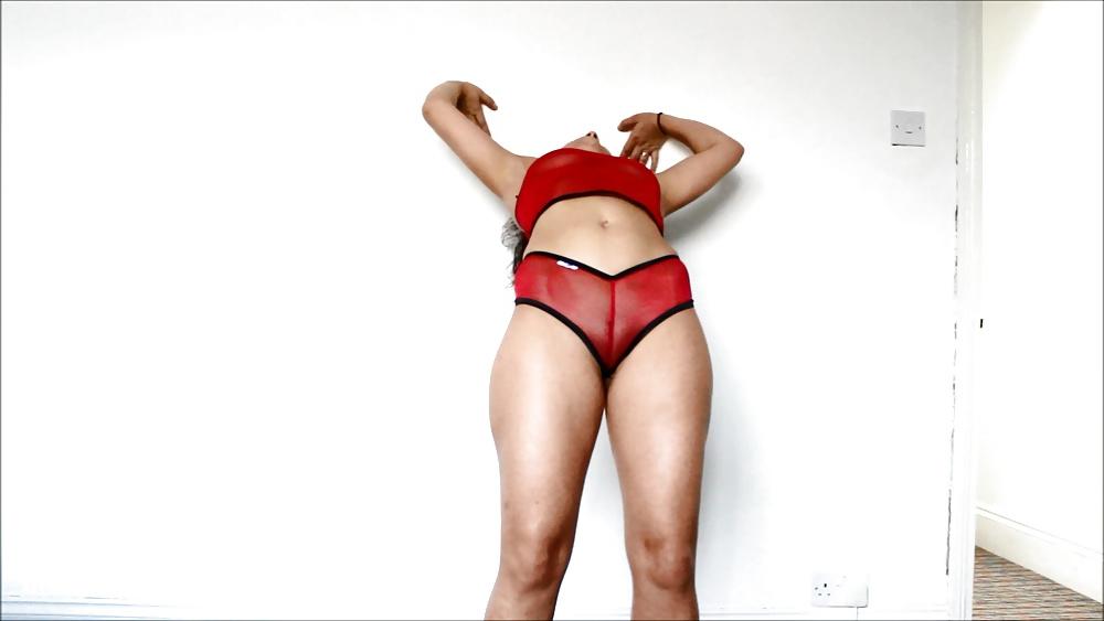 17P Big ass girl red bikini lingerie sexy brunette amateur babe