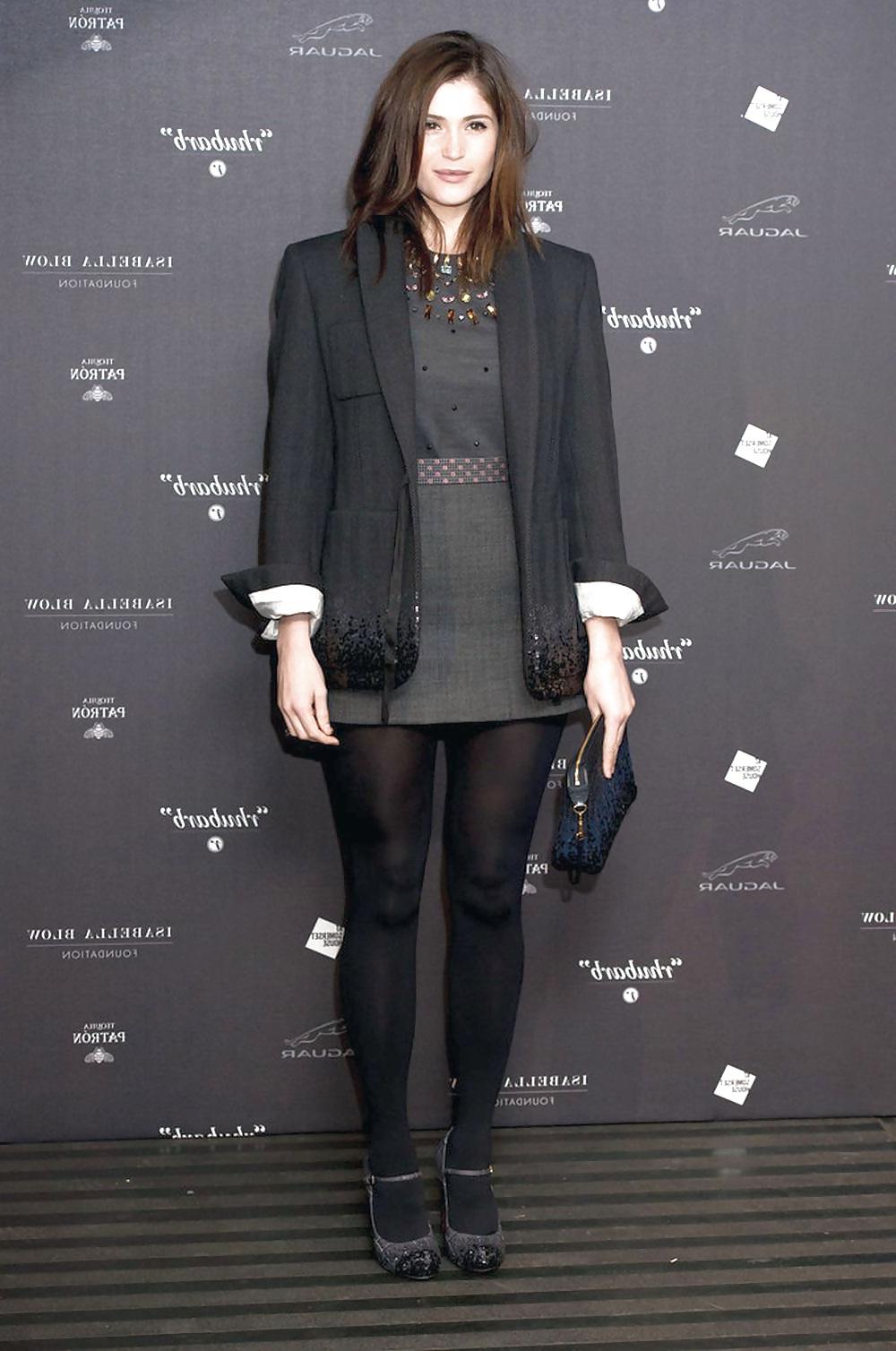 25P Celebrities In Pantyhose 15