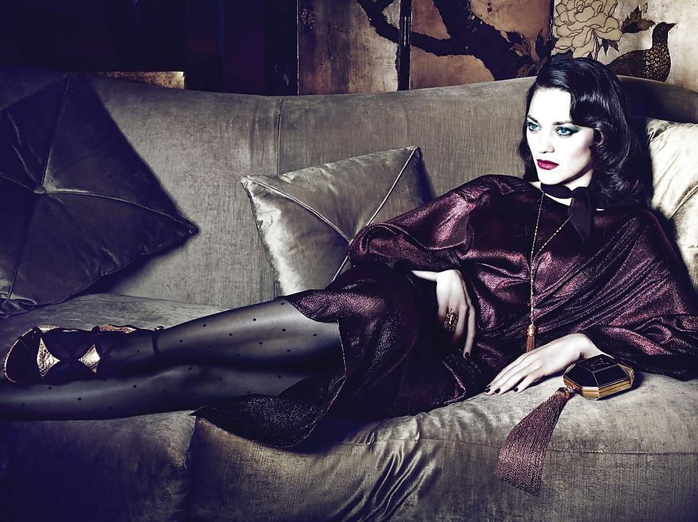 25P Celebrities In Pantyhose 11