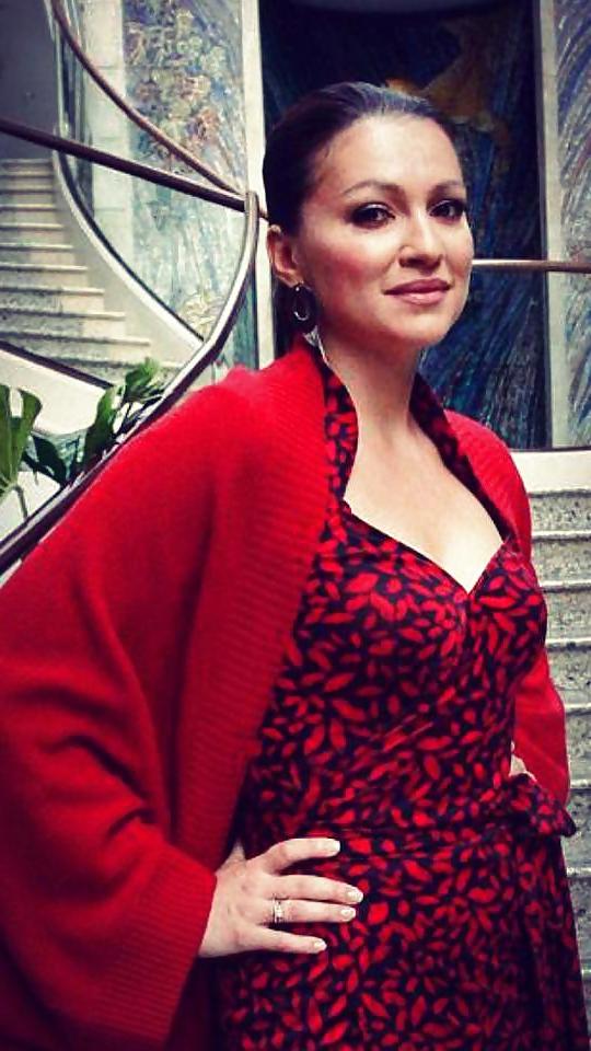 17P Croatian milf singer