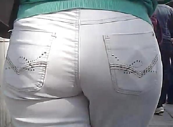 9P Big Booty Spanish Milf in Jeans