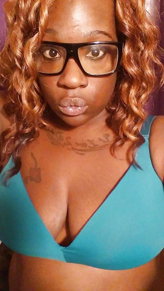 25P Cocoa Moe(Big Pierced Tits)
