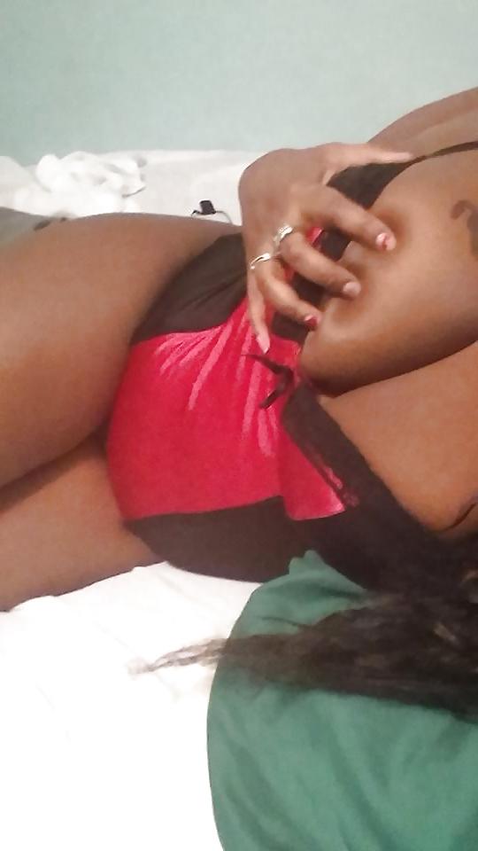 25P Cocoa Moe(Big Pierced Tits)