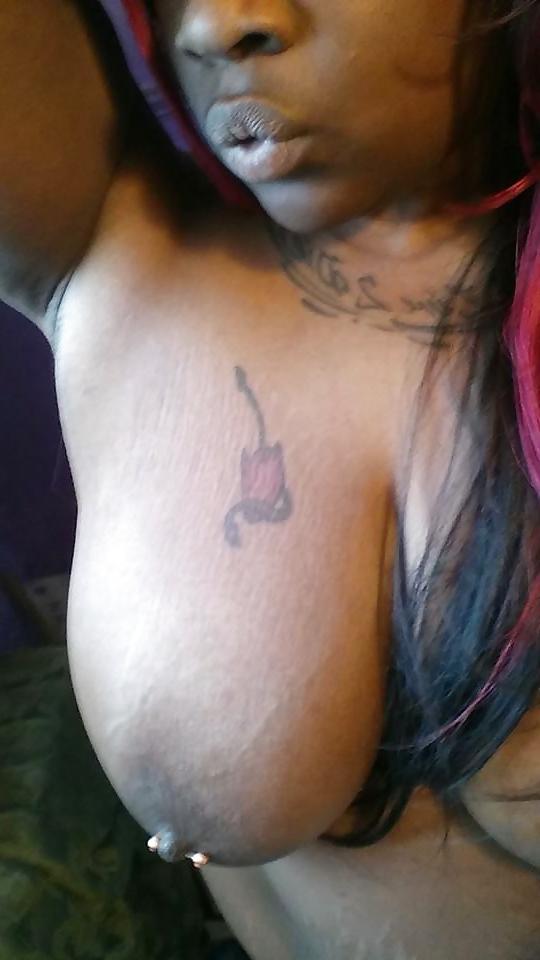 25P Cocoa Moe(Big Pierced Tits)