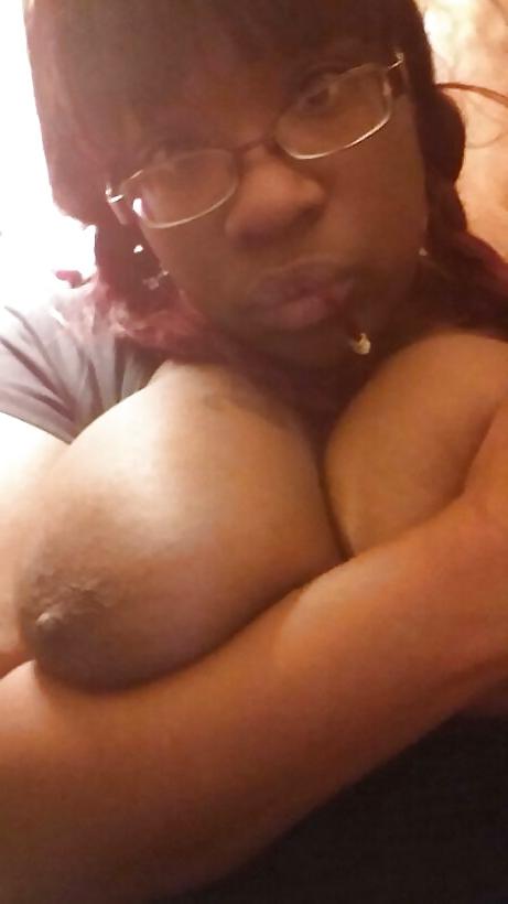 25P Cocoa Moe(Big Pierced Tits)